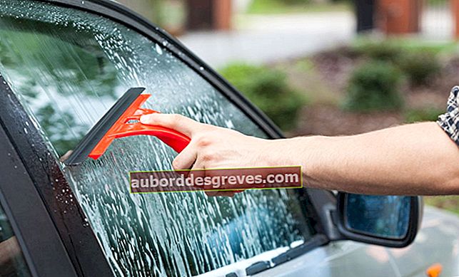 7 consigli per lavare i finestrini dell'auto