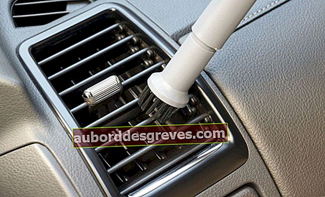 Hilangkan bau apek di dalam mobil