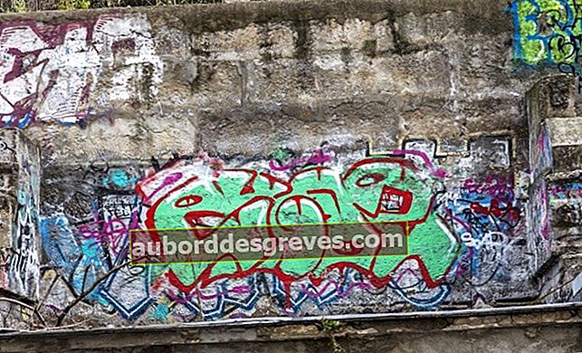 Alle Lösungen zum Entfernen von Graffiti von einer Fassadenwand